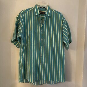 Men's Allen Wickfield Classic New York stripe short sleeve Button Shirt Medium